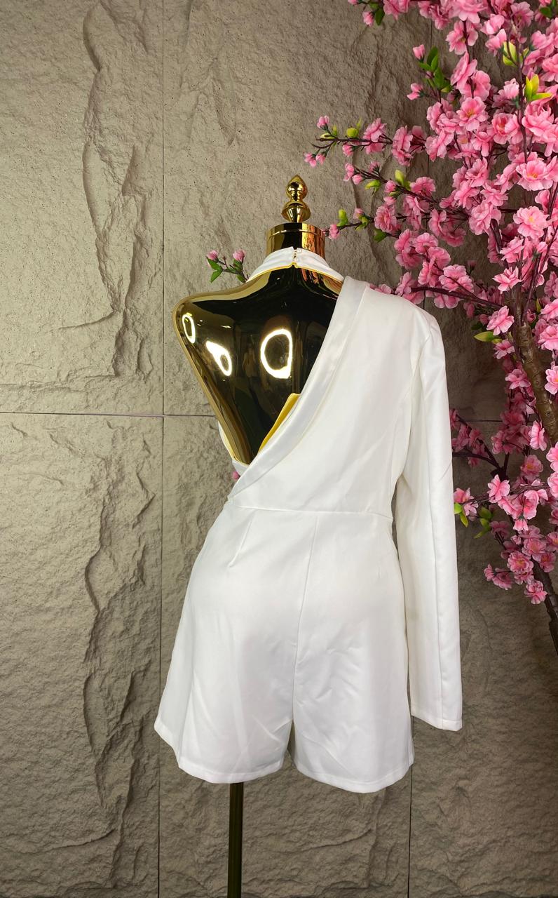 JUMPSUIT CORTO CON TOP CRUZADO MARFIL