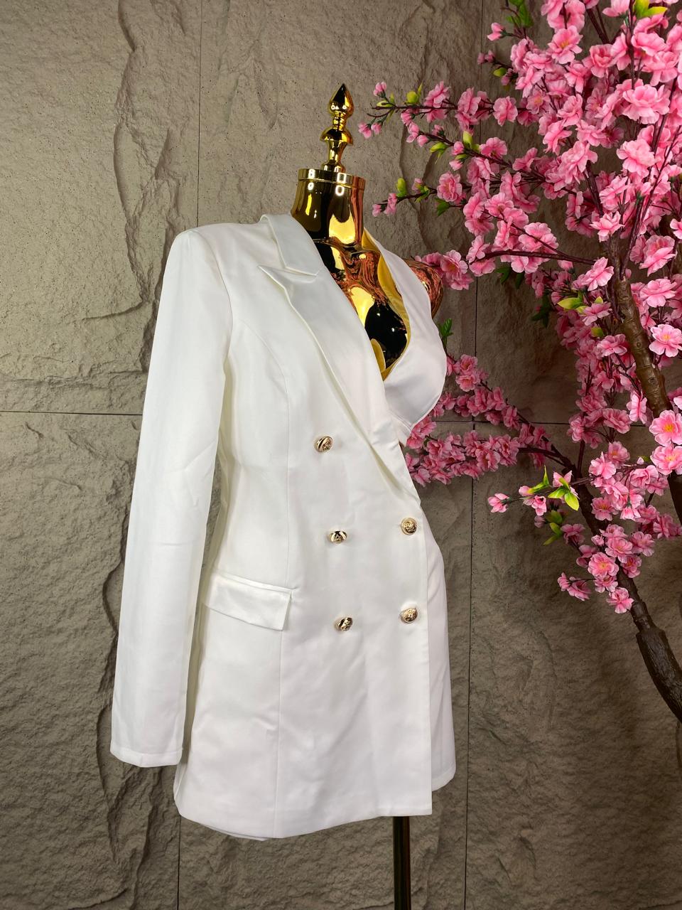 JUMPSUIT CORTO CON TOP CRUZADO MARFIL