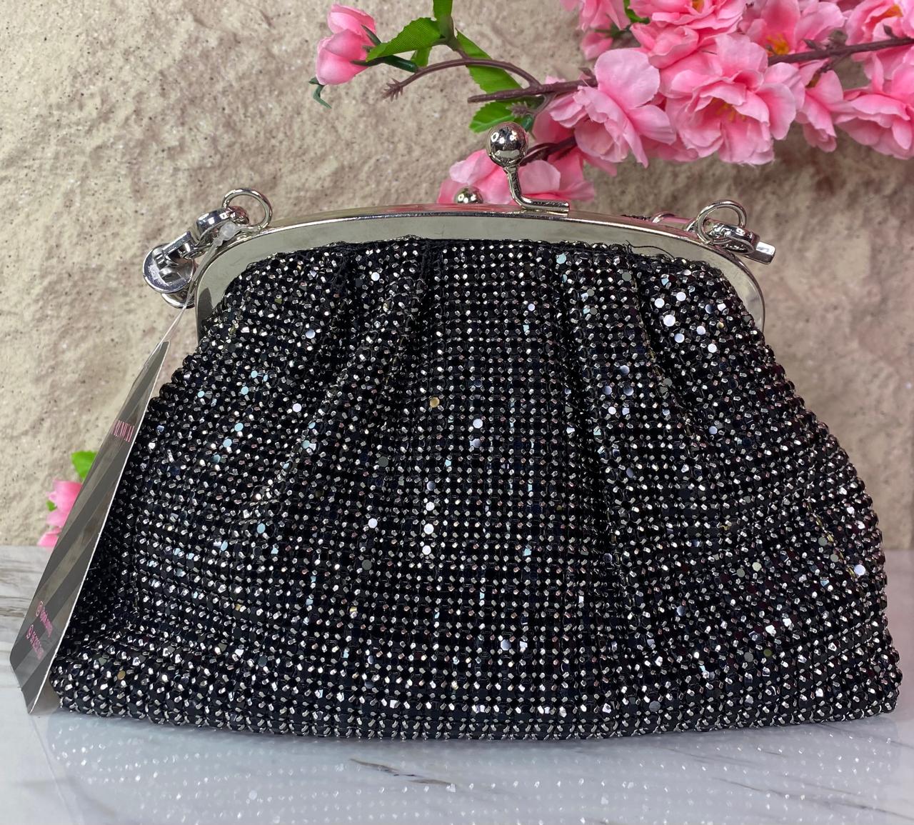 BOLSO DE MANO FRUNCIDO CON DIAMANTES