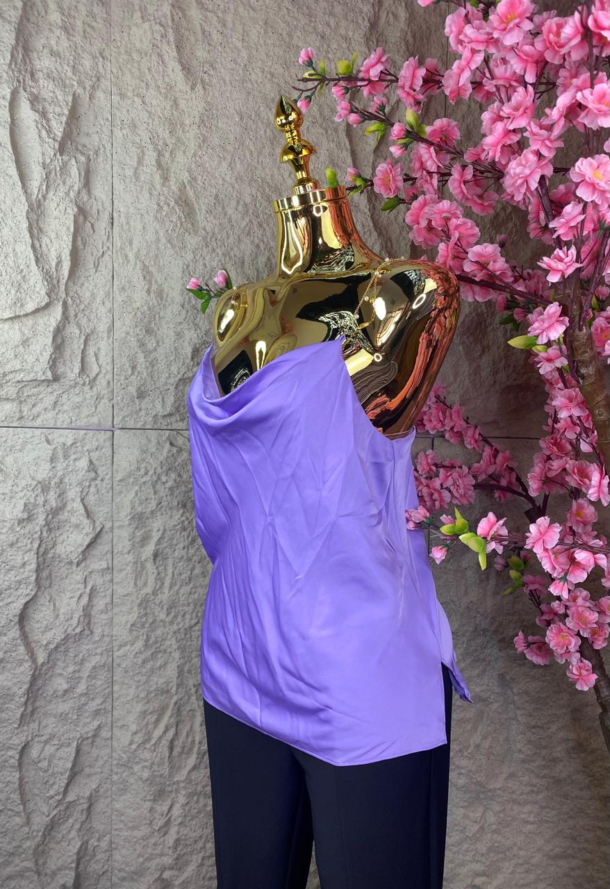 BLUSA SATINADA CON TIRANTES DE PERLAS