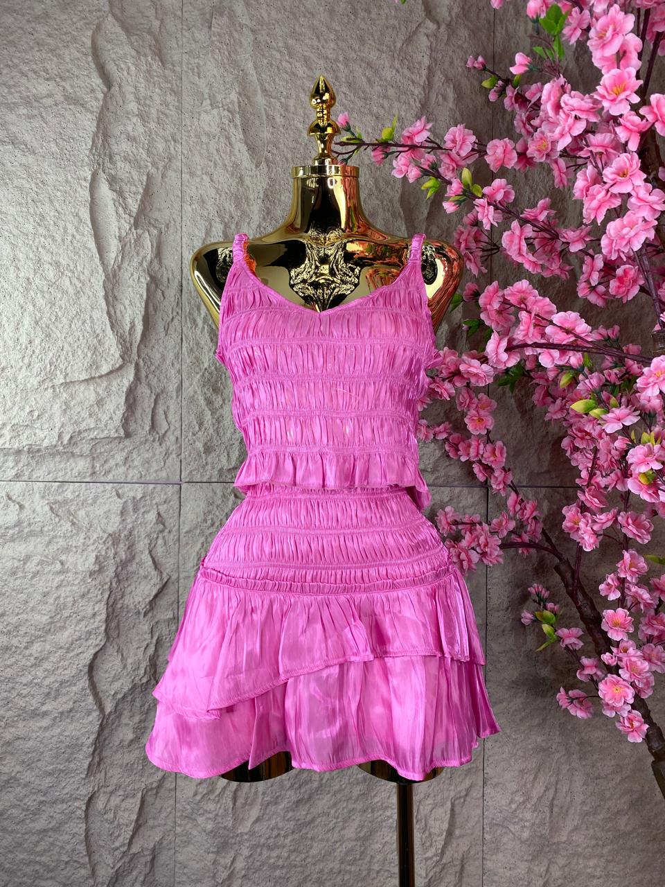 CONJUNTO CORRUGADO SATINADO CON TIRANTES ROSA