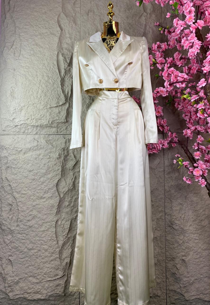 CONJUNTO SACO CORTO/PALAZZO BEIGE