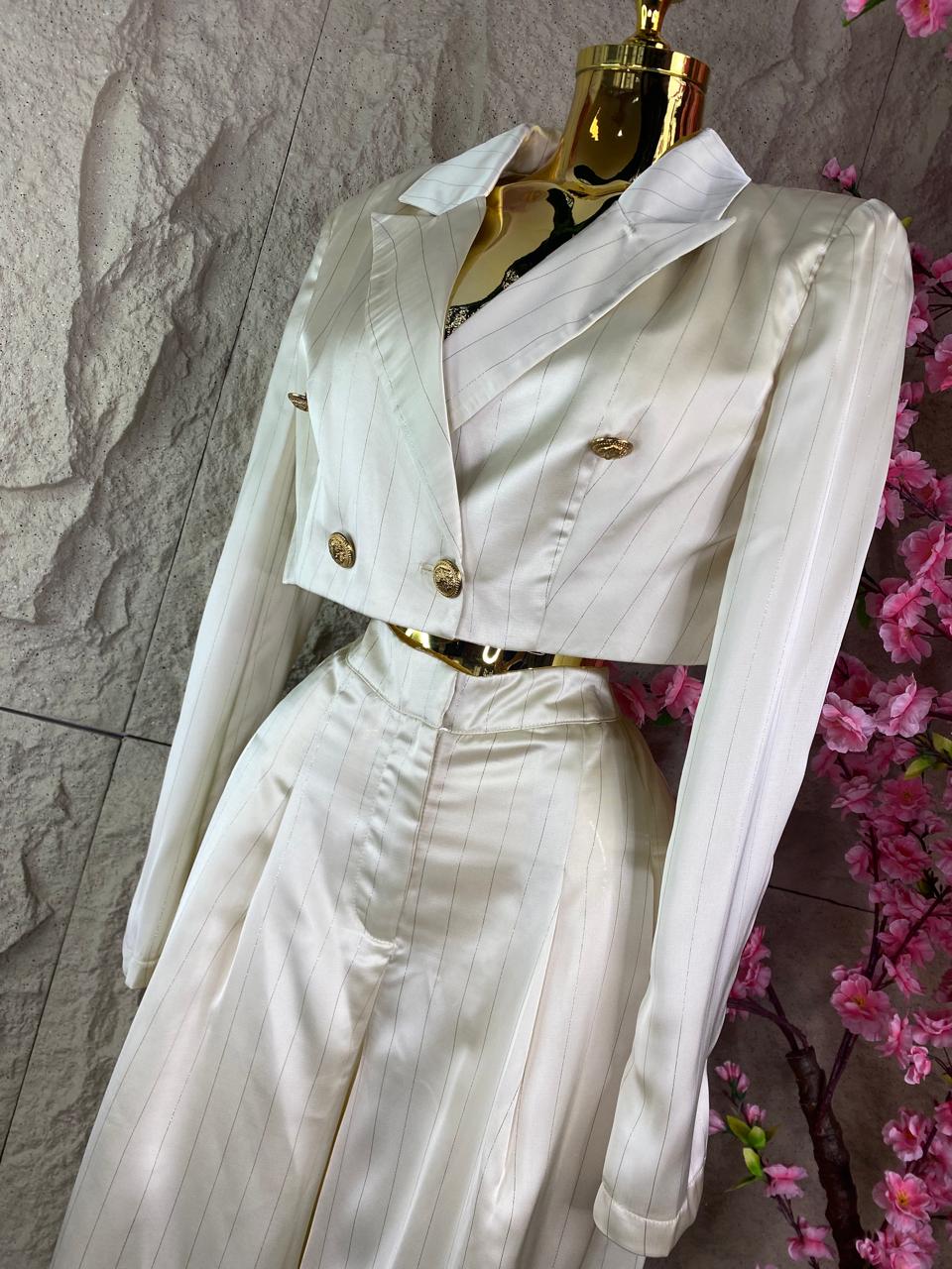 CONJUNTO SACO CORTO/PALAZZO BEIGE