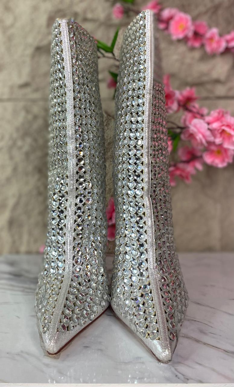 BOTAS CORTAS CALADA CON PIEDRAS BRILLANTES PLATA