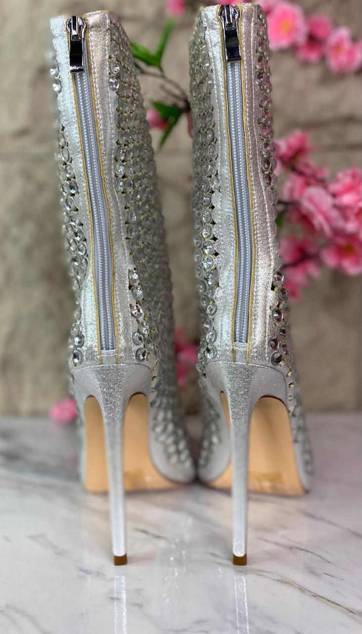 BOTAS CORTAS CALADA CON PIEDRAS BRILLANTES PLATA