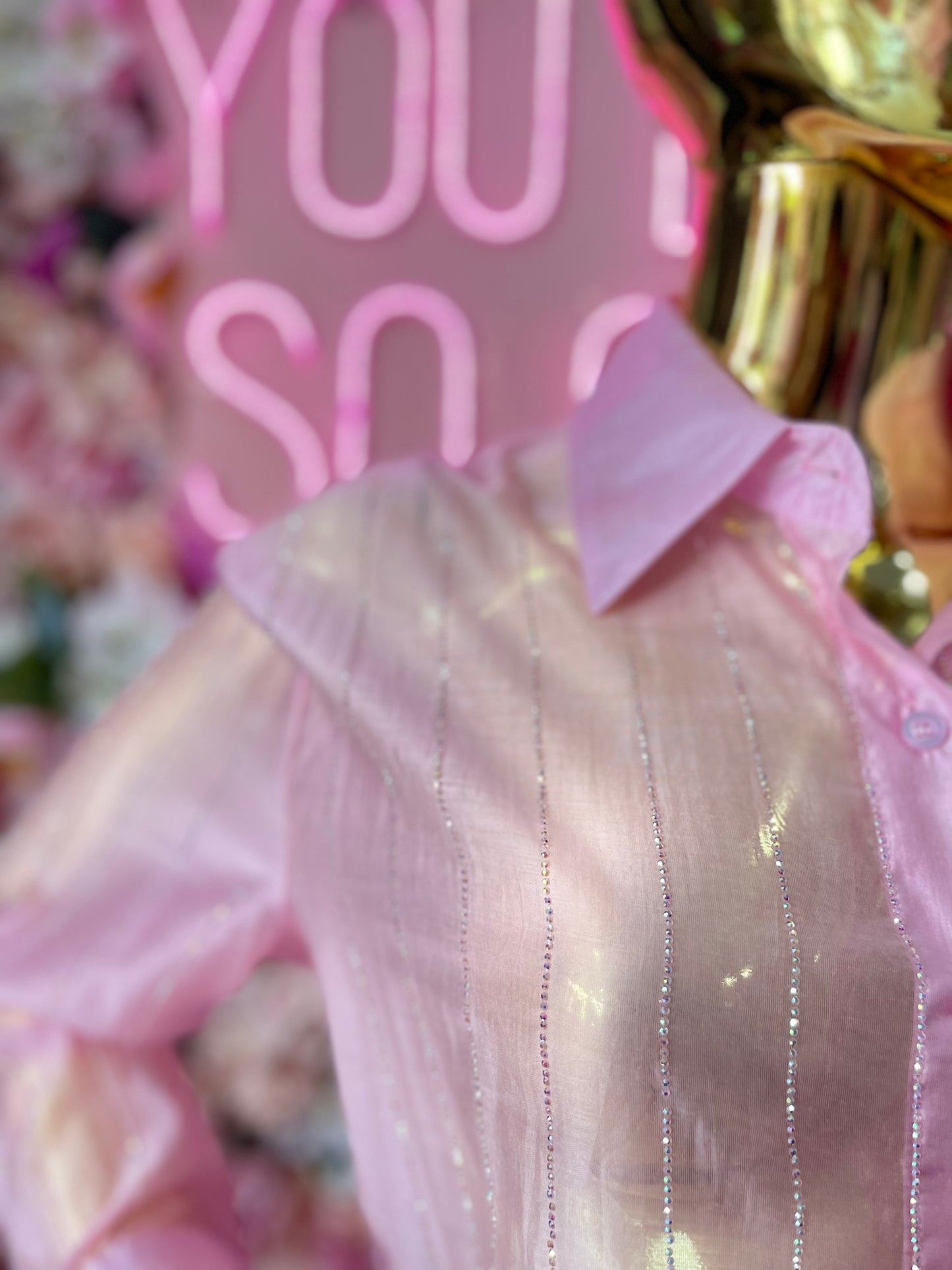 CAMISA BRILLOS LINEAS ROSA