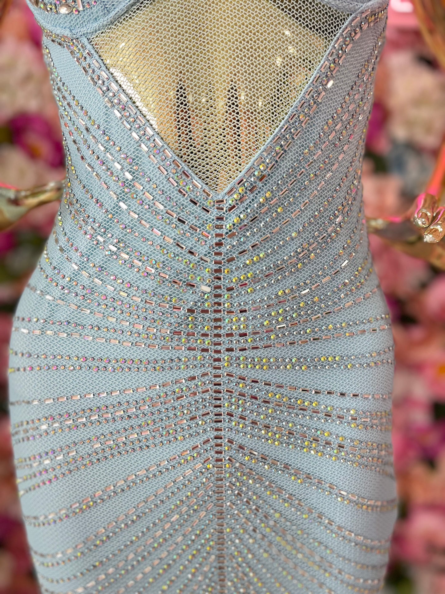 VESTIDO CORTO TIRANTES CON CRISTALES Y TRANSPARENCIA DE GASA AZUL