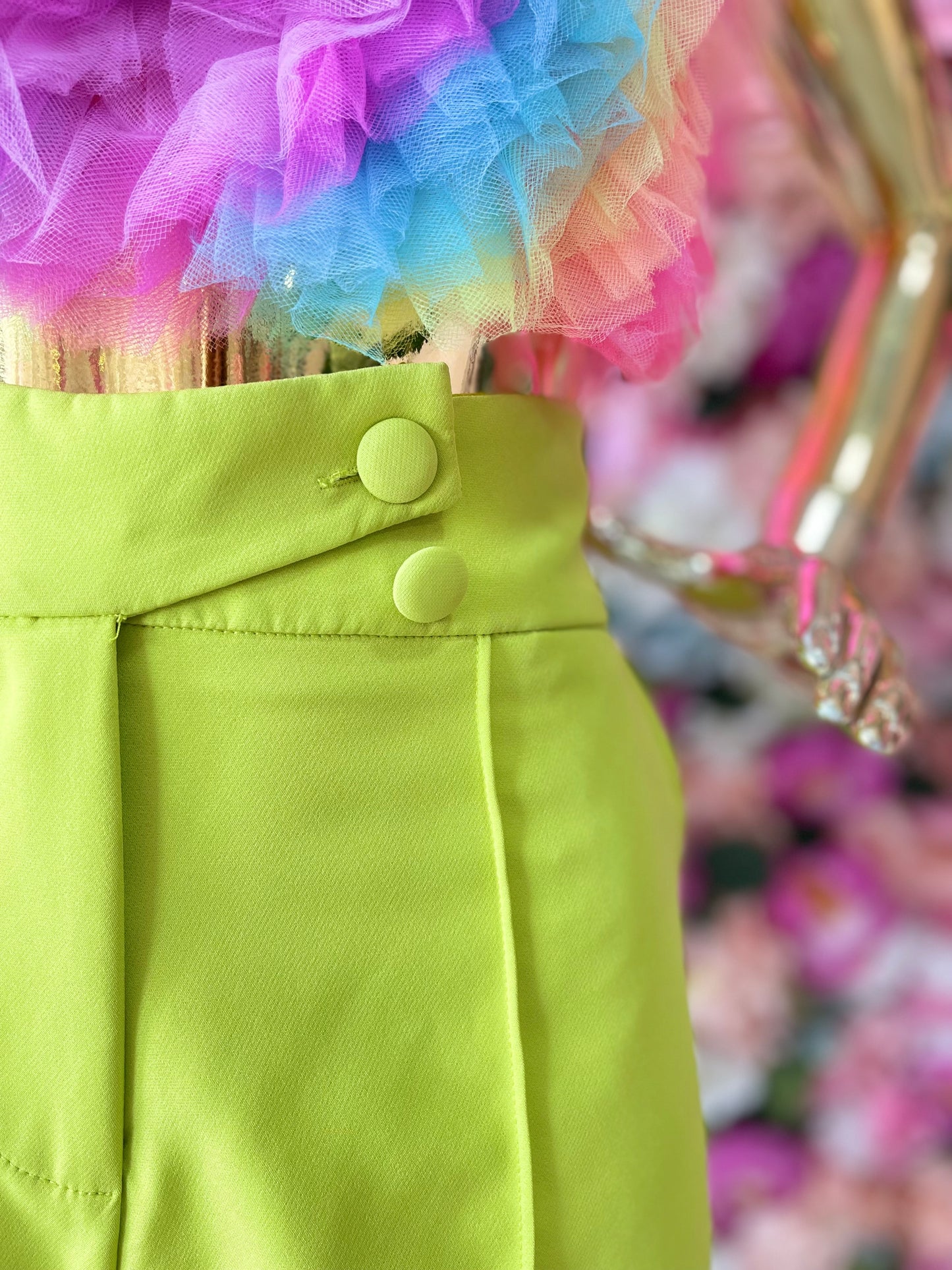 SHORT BOTONES VERDE