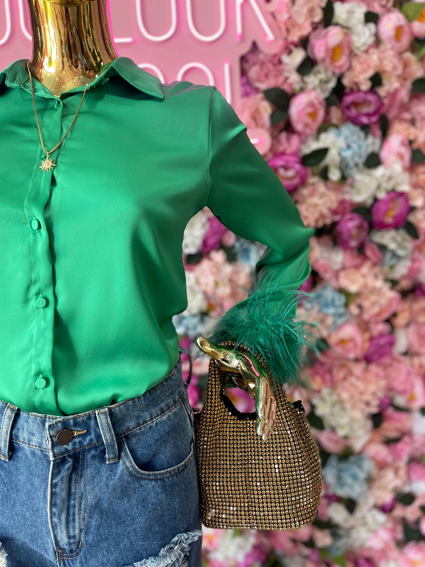 CAMISA PLUMAS EN PUÑO VERDE