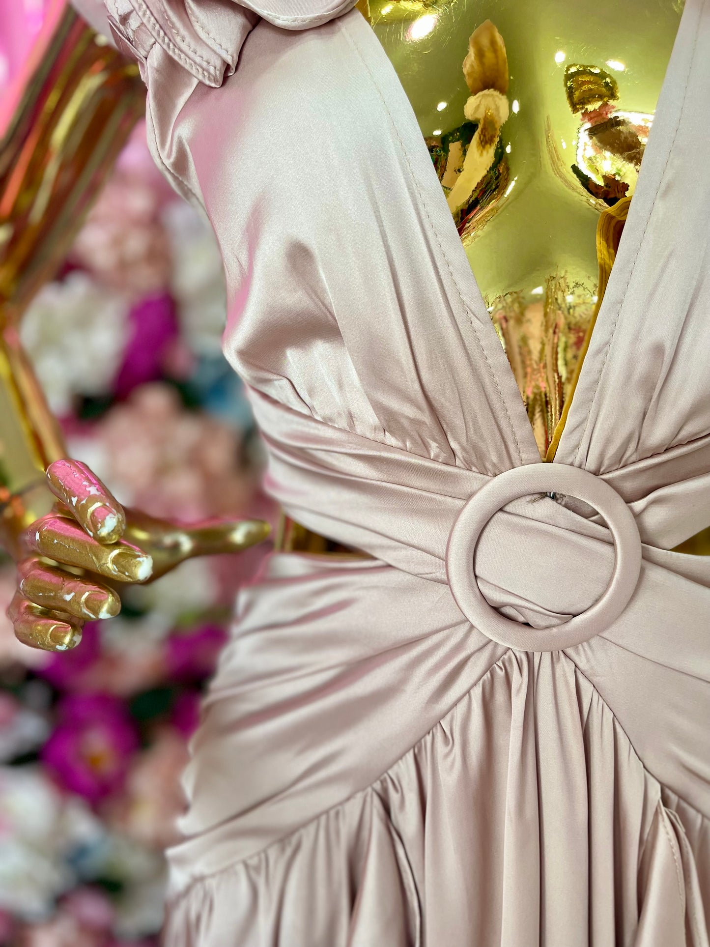 VESTIDO SATINADO NUDE