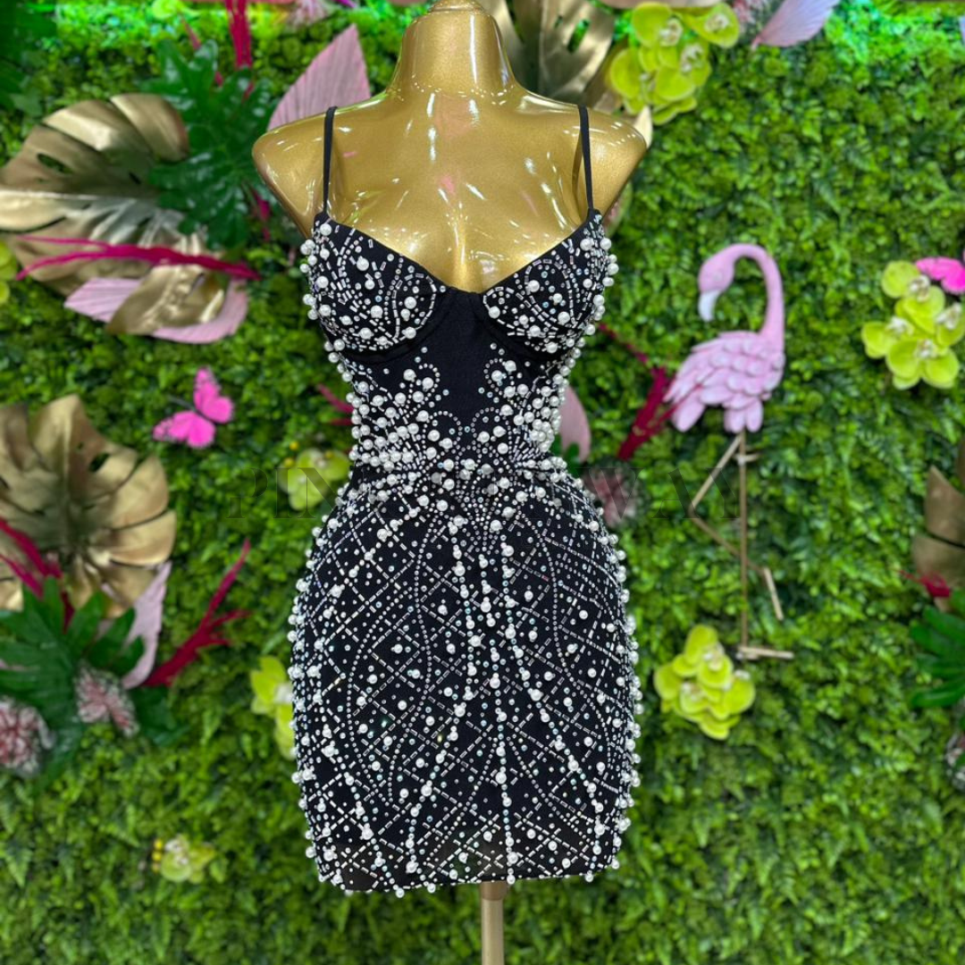 VESTIDO NEGRO PERLAS Y CRISTALES