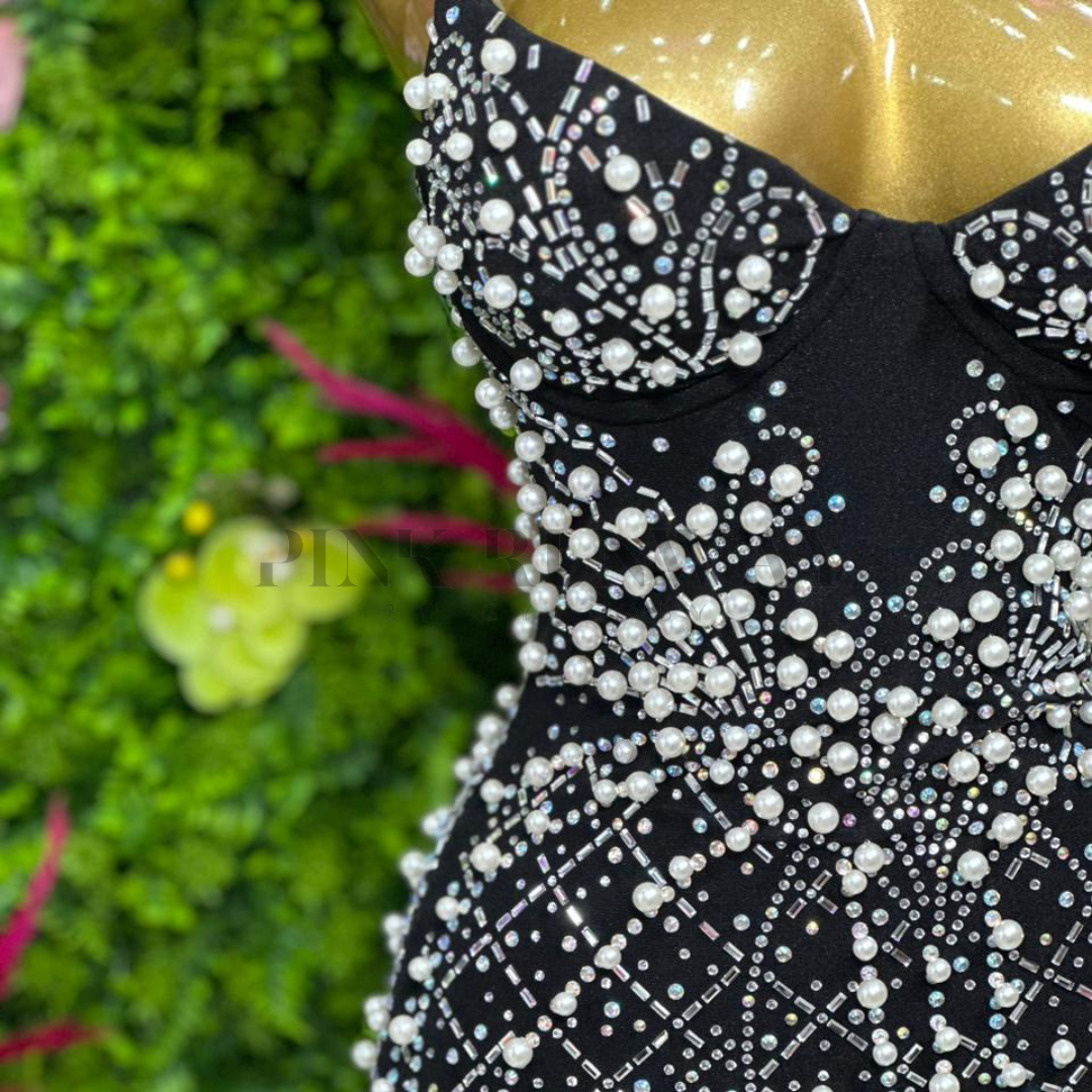 VESTIDO NEGRO PERLAS Y CRISTALES