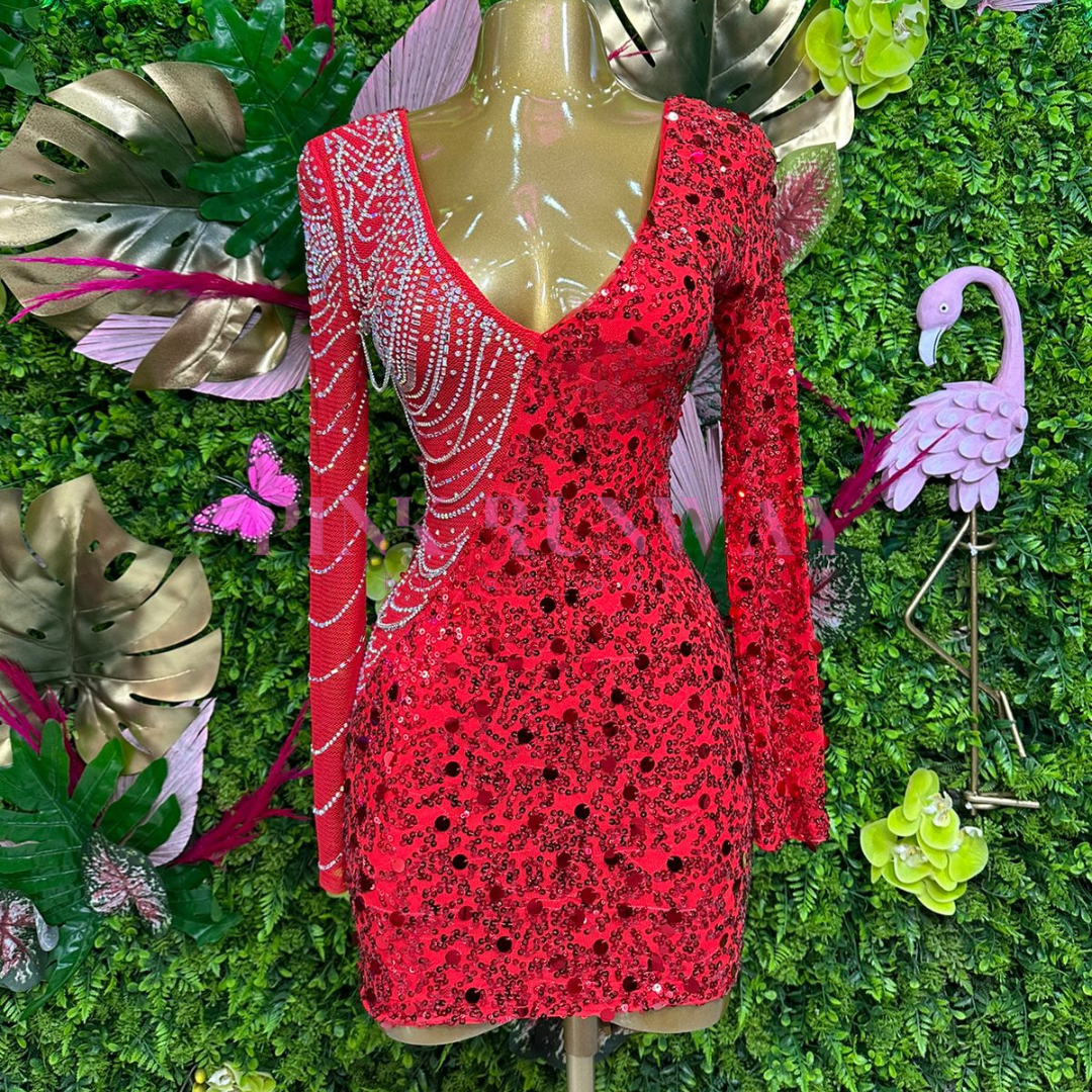 VESTIDO ROJO CON CRISTALES Y LENTEJUELAS DE ESCOTE V