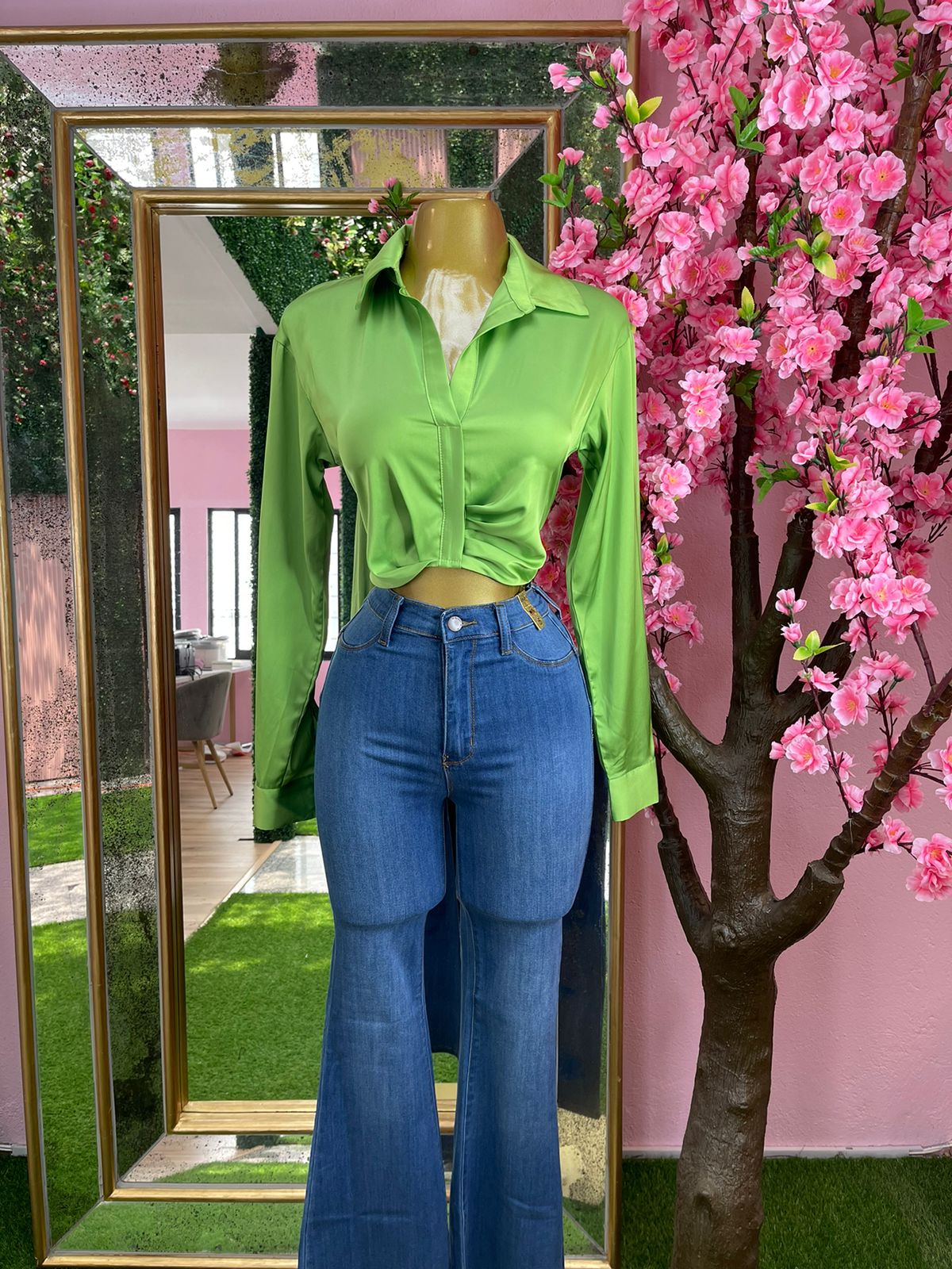 BLUSA TOP ML SATINADA  CIERRE LATERAL  VERDE