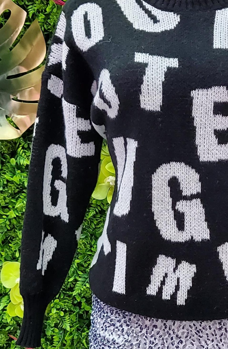 SWEATER LETRAS NEGRO