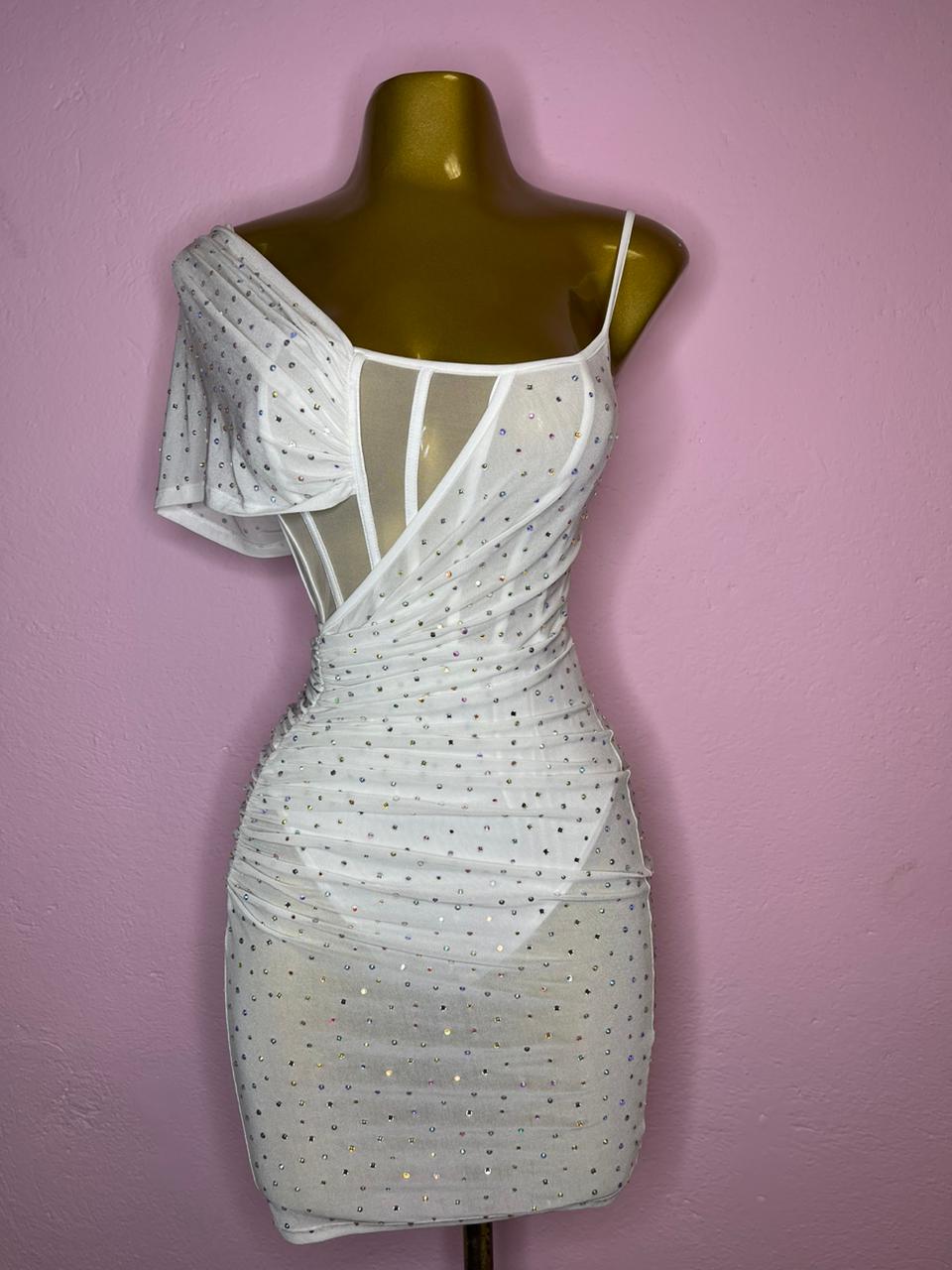 VESTIDO CORTO HOMBRO CUBIERTO CON BRILLOS BLANCO