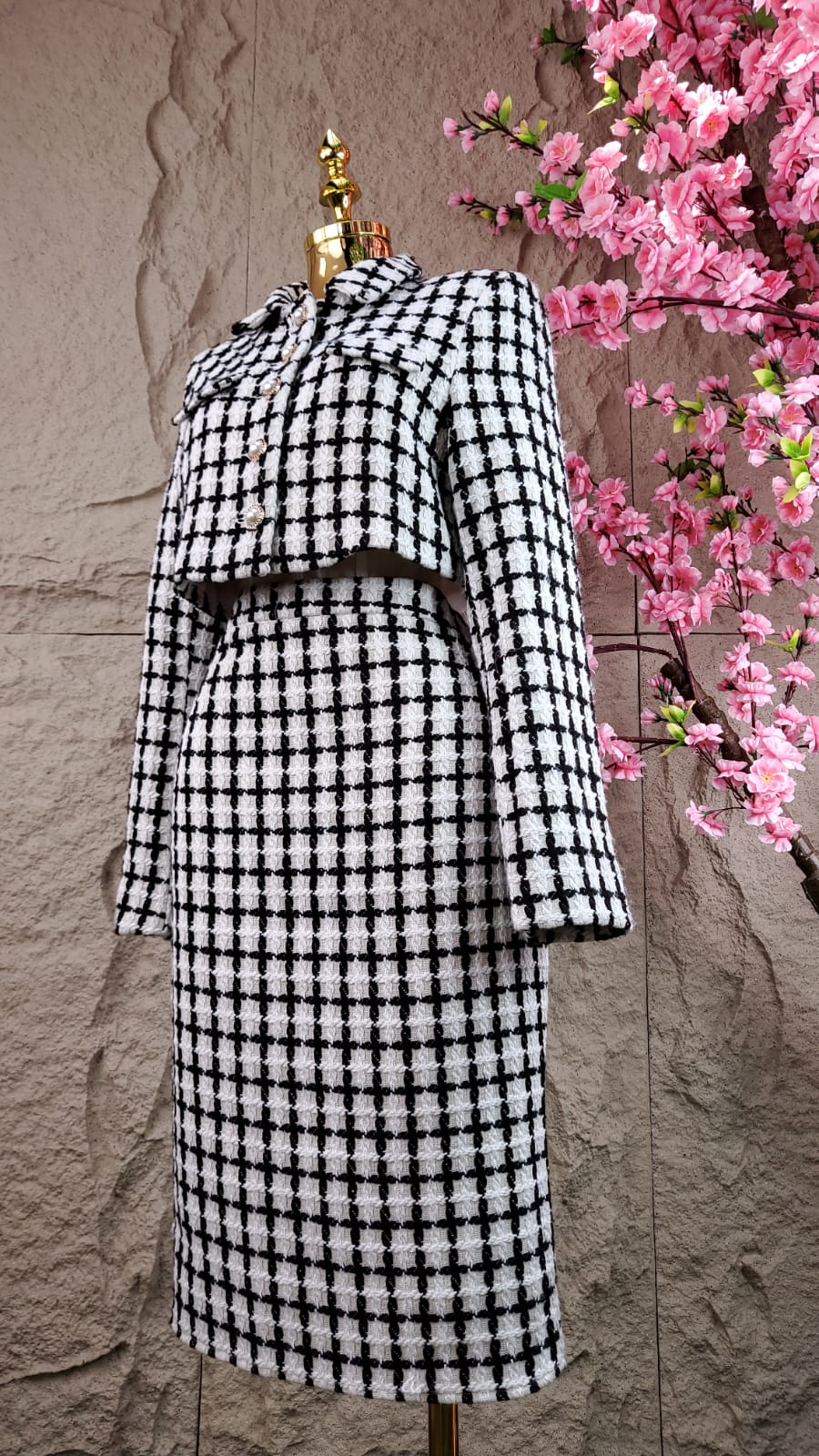 CONJUNTO SACO/FALDA LARGA A CUADROS NEGRO/BLANCO