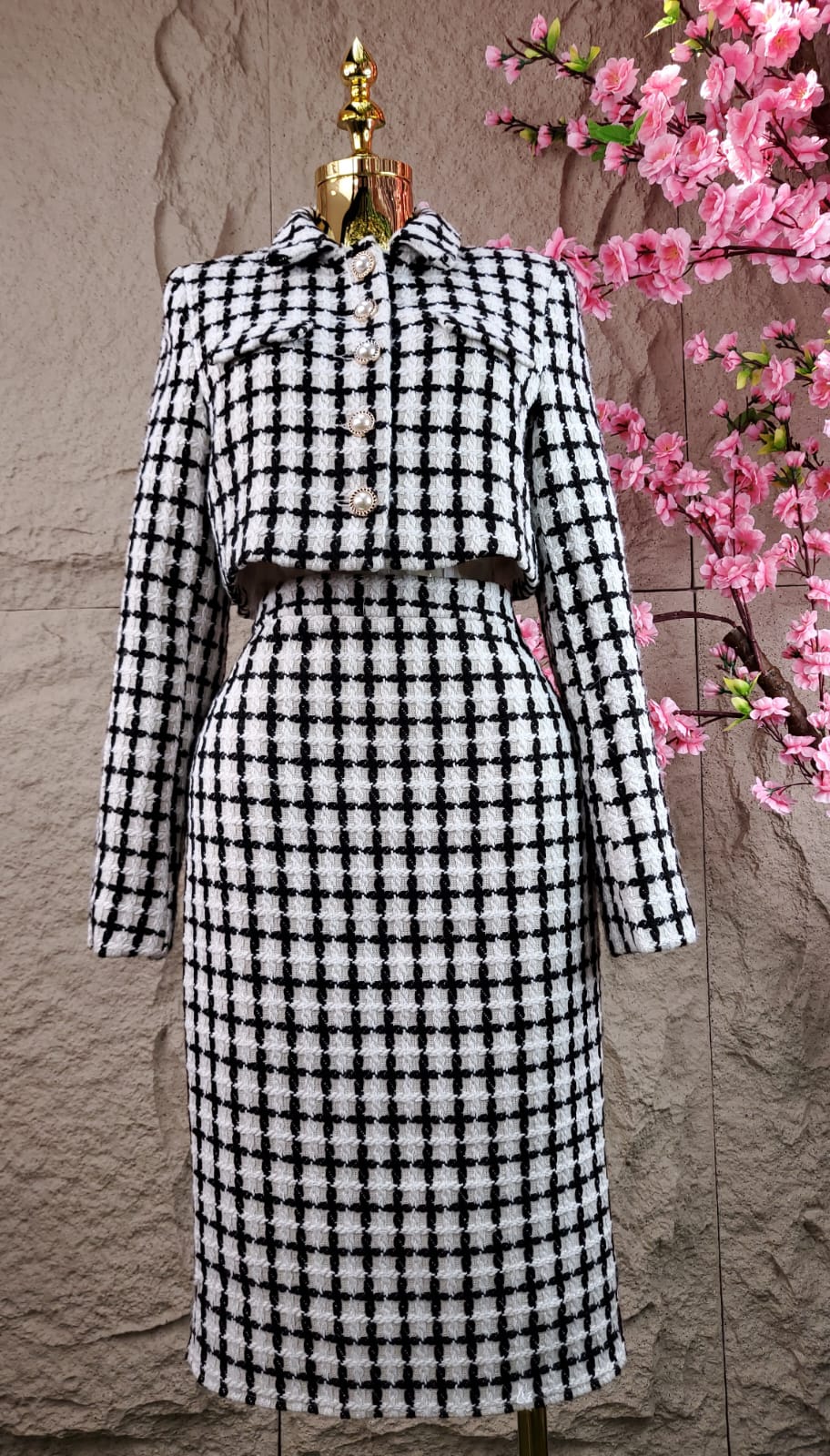 CONJUNTO SACO/FALDA LARGA A CUADROS NEGRO/BLANCO