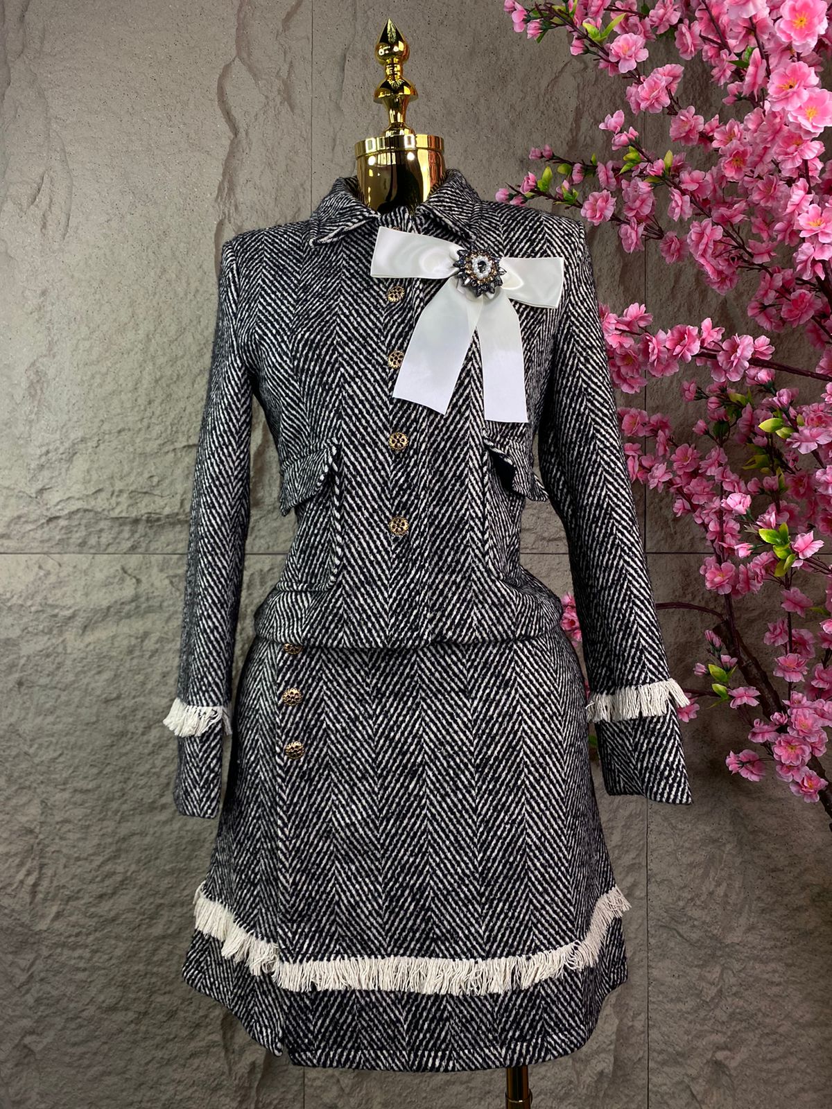 CONJUNTO SACO Y FALDA CORTA CAFE