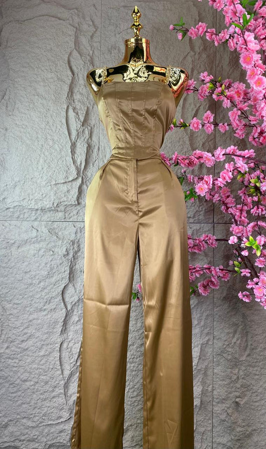 SET DE TOP/PANTALON SATINADO BRILLOSO CAFÉ