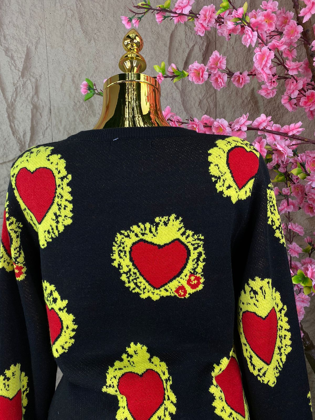 SWEATER CORAZONES ROJOS