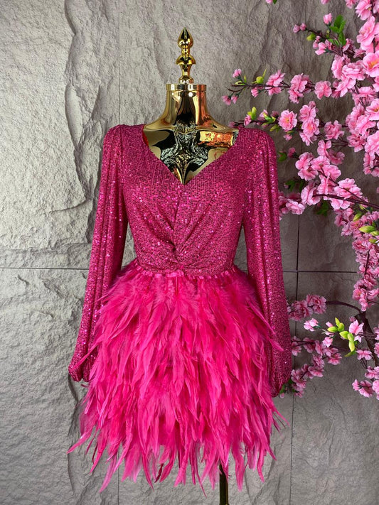 VESTIDO MANGA LARGA CON PLUMAS Y LENTEJUELAS