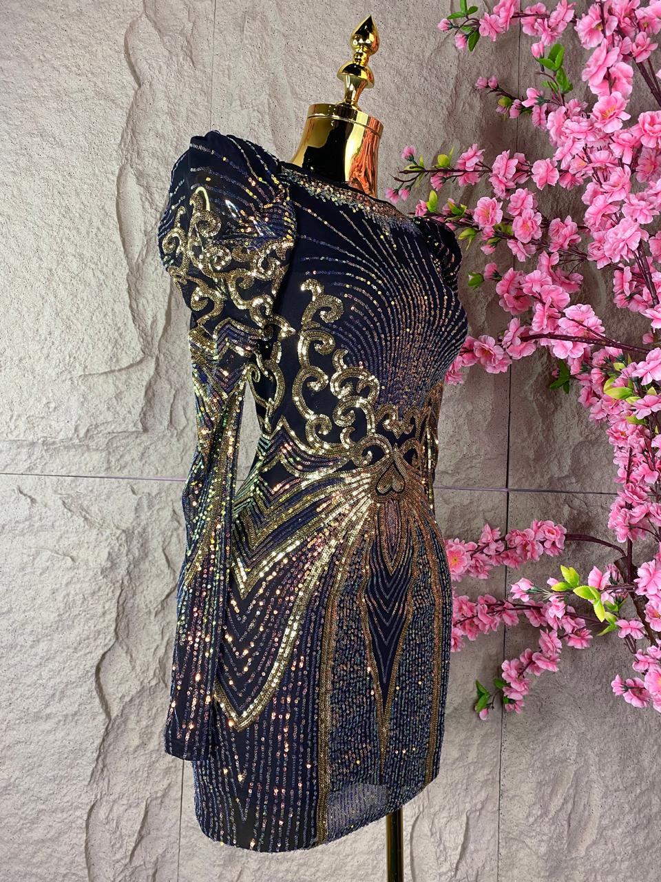 VESTIDO ML NEGRO CON LENTEJUELA DORADA Y TORNASOL