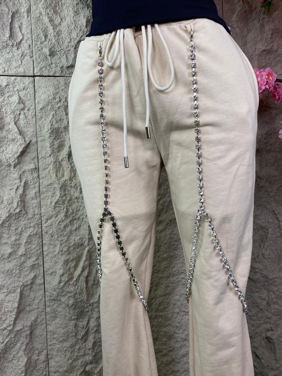 PANTALON TIPO PANS CON TIRANTES DE BROQUELES