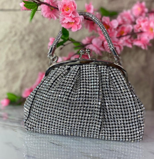BOLSO DE MANO FRUNCIDO CON DIAMANTES