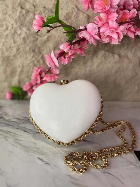 BOLSO DE MANO CORAZÓN BLANCO