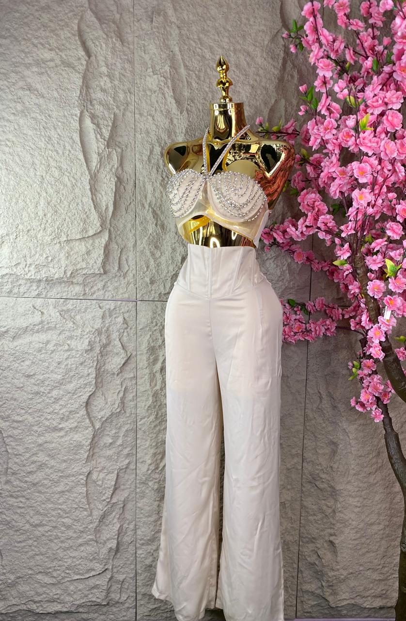 CONJUNTO PANTALON CINTURA ALTA/TOP HOLTER CON BROQUELES BEIGE