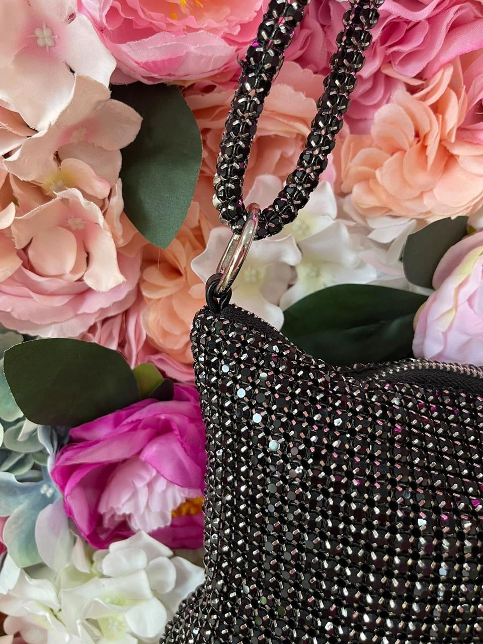 BOLSO DE MANO CON NUDOS Y DIAMANTES NEGRO